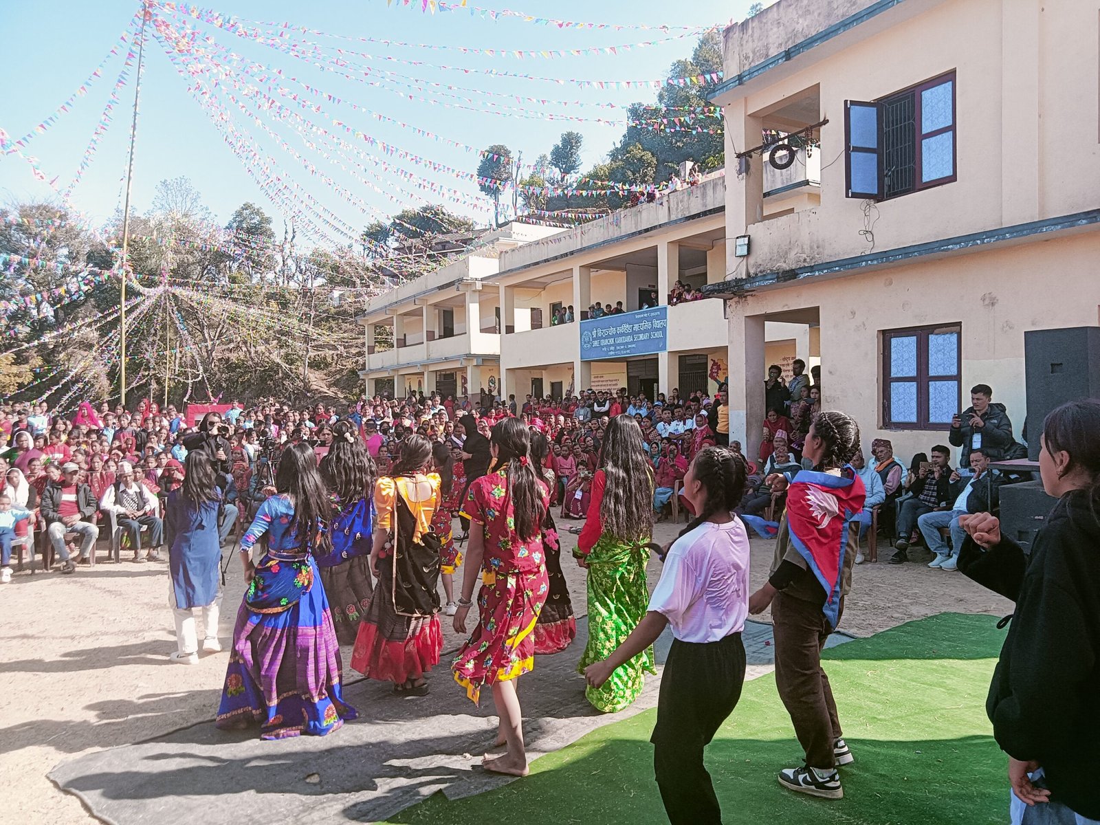 एकसय वर्ष पुरानो विद्यालयद्वारा संस्थापकहरुलाई  सम्मान