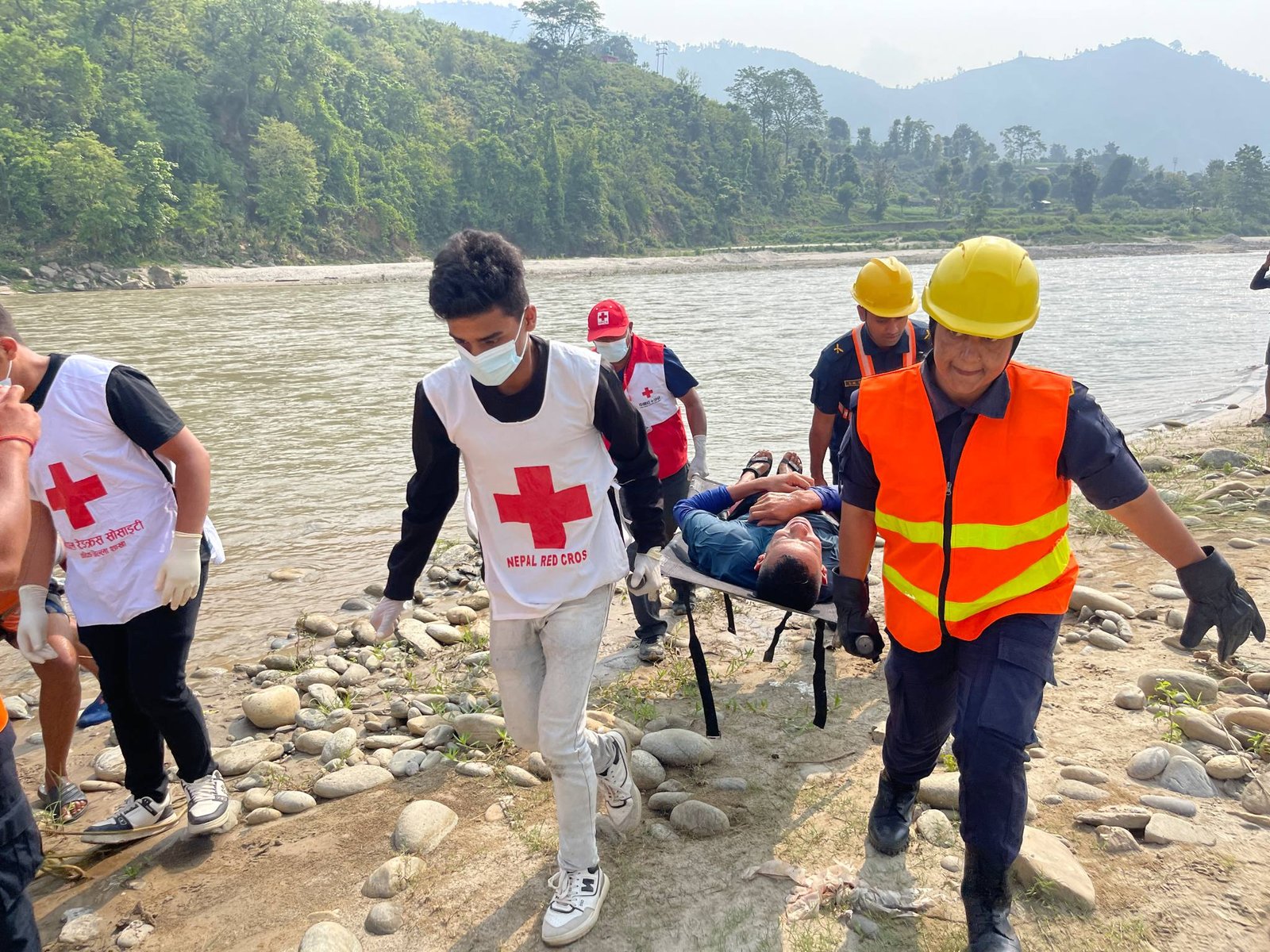 गलौंदीमा शसस्त्र प्रहरी र नेपाली सेनाकाे जलउत्पन्न प्रकाेप सम्बन्धी संयुक्त कृतिम घटना अभ्यास