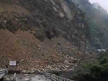 मुग्लिन नारायणगढ सडक अझै खुलेन, बैकल्पिक मार्ग प्रयाेग गर्न आग्रह