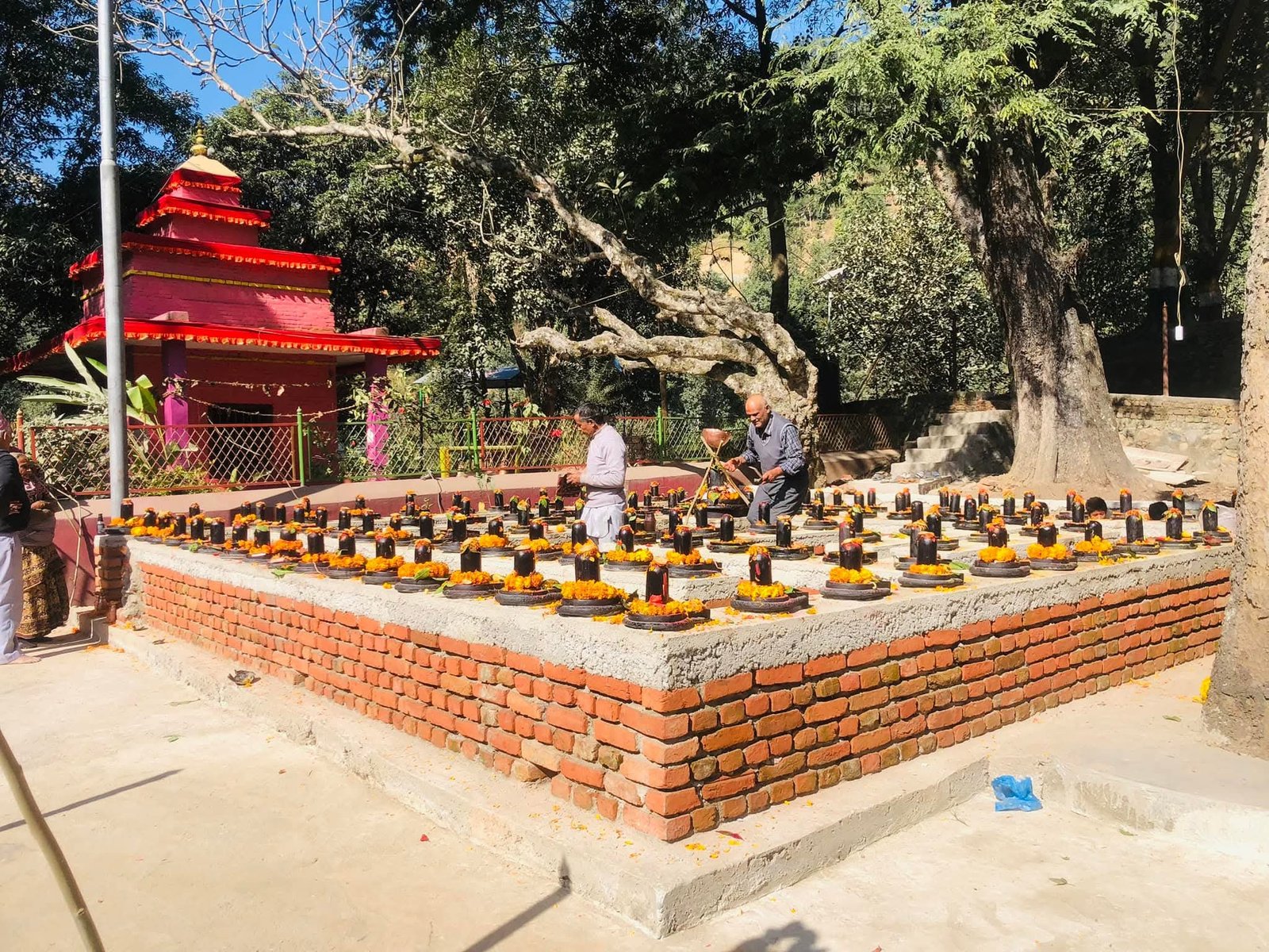 अम्लेश्वर महादेव मन्दिर बैरेनीमा भव्य मेला