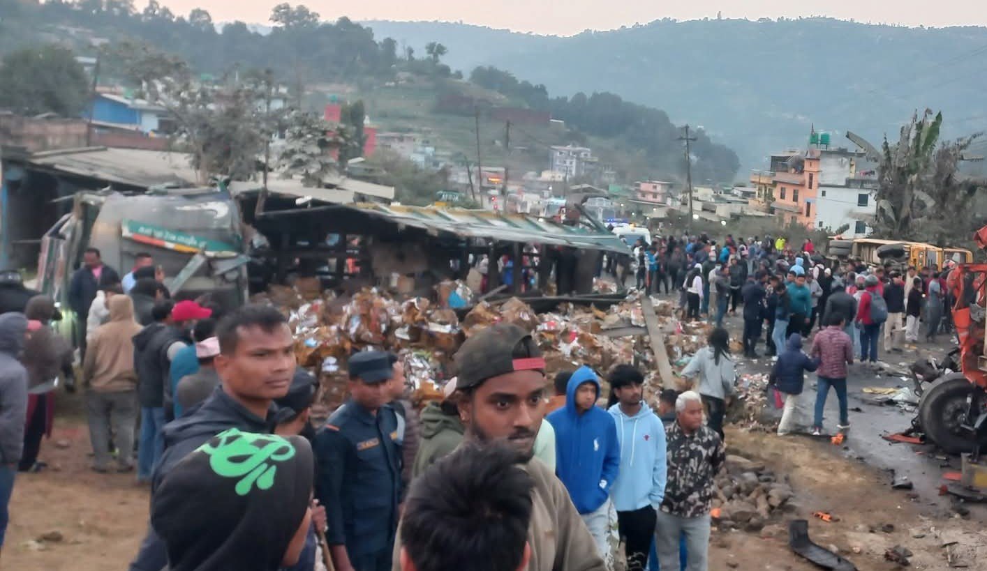 चालिसेकाे सात सवारी दुर्घटनामा २८ घाइते अवरुद्ध पृथ्वी राजमार्ग सुचारु (घाइतेको नाम समेत)