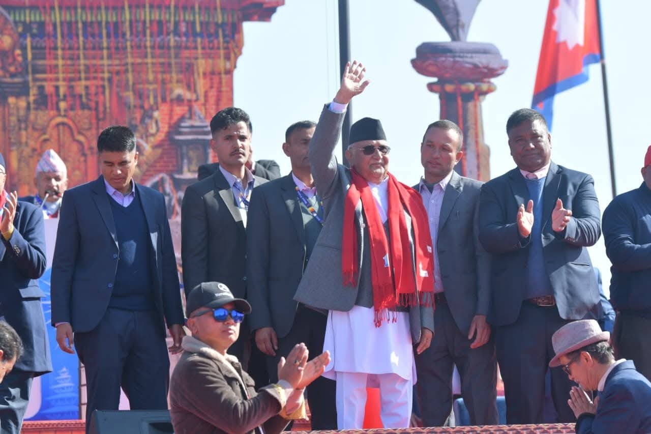 धुवाँ, खरानी र निषेध चिर्दै एमालेकाे जनसागर : ११ औँ महाधिवेशन सल्लाघारीमा उद्घाटन