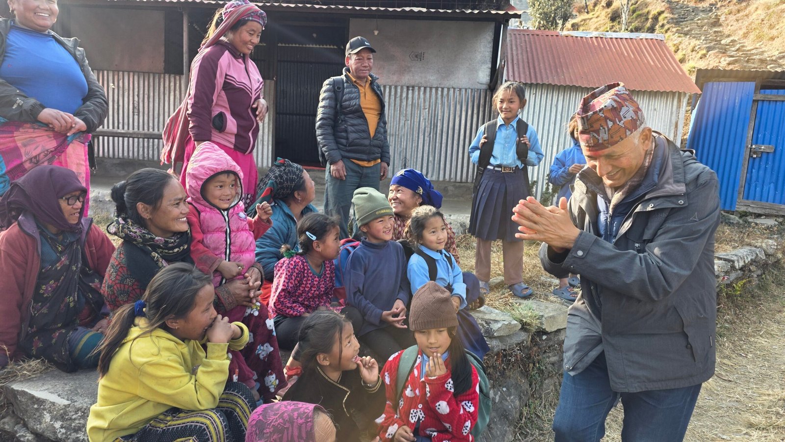 गंगाजमुनामा नेपाली काँग्रेस उम्मेदवार रमेश धमला मतदाता भेटघाटमा