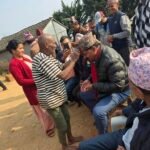 धादिङ १ का एमाले उम्मेदवार भूमि त्रिपाठी वृद्धहरुसंग आसिर्वाद लिँदै, जनमैत्री निति बनाउने प्रतिवद्धता