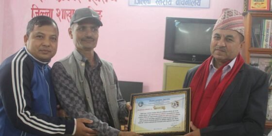 सूचना पुनरावेदन समिति अध्यक्ष अधिकारीलाई पत्रकार महासंघ लगायतको सम्मान