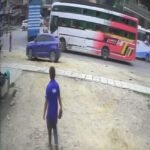 गल्छीमा भारतीय बसको ठक्करबाट एक पैदलयात्रीकाे मृत्यु, श्रीमती गम्भीर घाइते