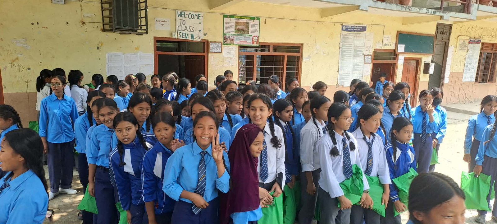 शंखादेवी माविमा मिन्सुरेसन स्वच्छता सामाग्री वितरण