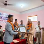 पत्रकार महासंघ धादिङका संस्थापकलाई योगदानको कदर गर्दै  सम्मान