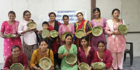 गल्छीमा महिलालाई आत्मनिर्भर बनाउने हाेजियारी र दुना टपरी बनाउने तालिम दिईयाे