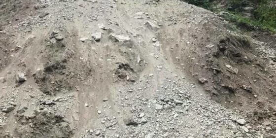 गाेरक्ष हाइड्रोपावरका २ मजदुर आँखु खाेलाले बगाएर बेपत्ता