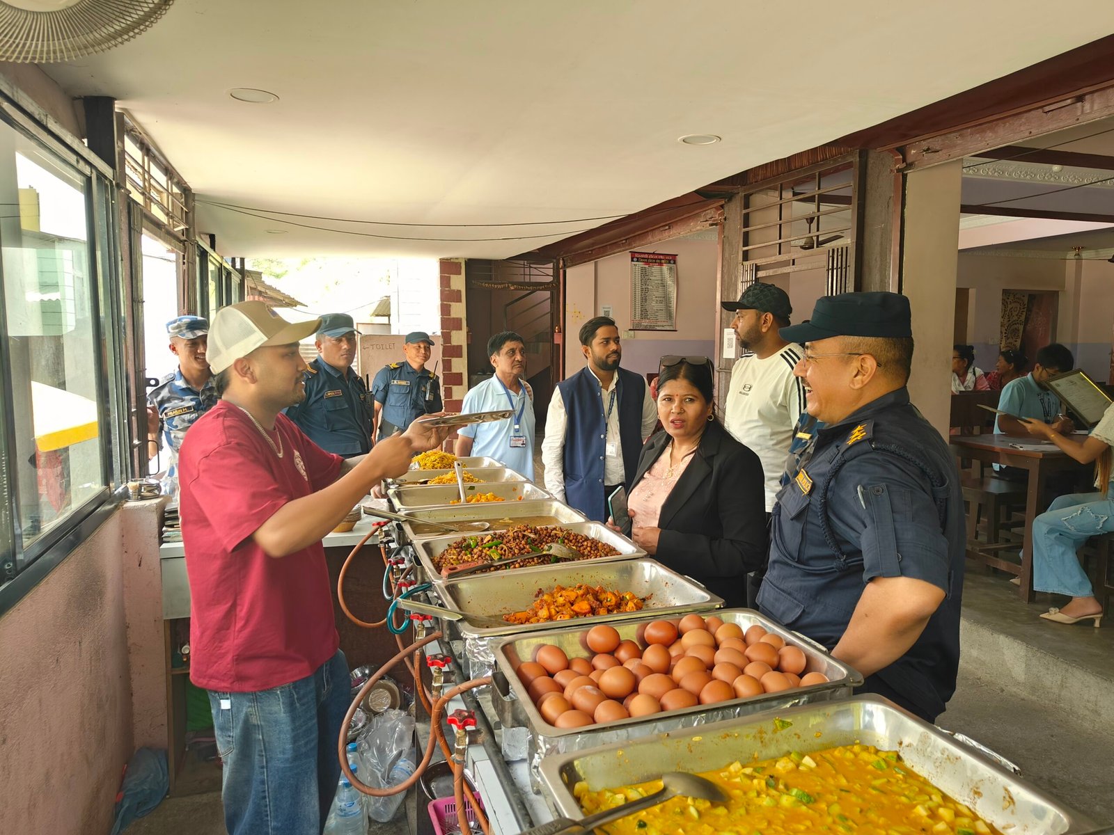 खाद्य स्वच्छतामा लापरबाही गर्ने राजमार्गका तिन होटललाई जनही २५ हजार जरिवाना