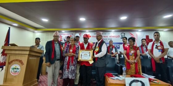 धादिङमा स्व पूर्णप्रसाद स्वयंसेवक पुरस्कार विश्वकर्मालाई