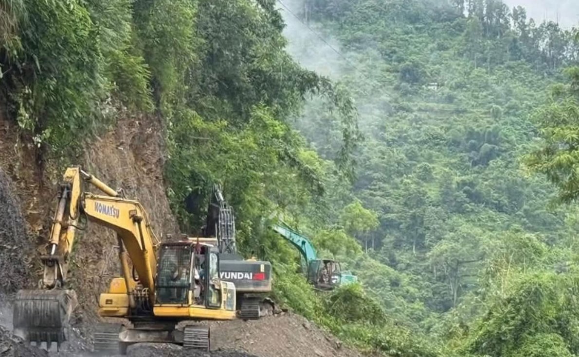 कृष्णभीरमा ट्र्याक जोडियो, सडक सम्याउने काम सुरु हुँदै