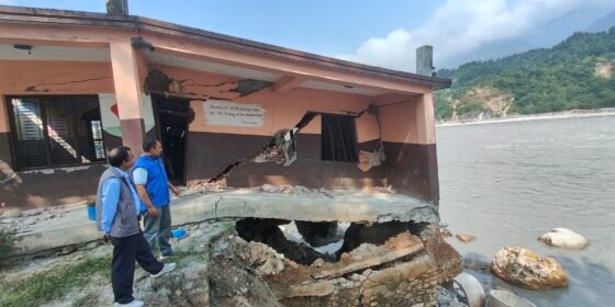 नदीले विद्यालय लग्यो, बालबालिकाको सपना लैजान सकेन