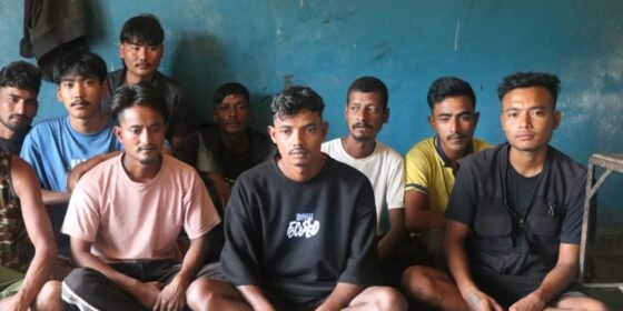 ज्याला नपाएका  १२ मजदुर दशैँकाे बेला धादिङबेसीमा अलपत्र