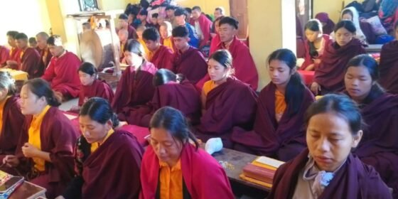 धुसेनीकाे बाैद्ध गुम्बामा ६६ जनाकाे माैन ब्रत